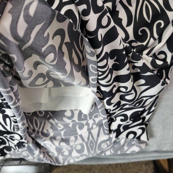 Cato Woman Plus 18W Black White Sheath Dress Ruched Stretch Sleeveless Cocktail - Picture 9 of 11